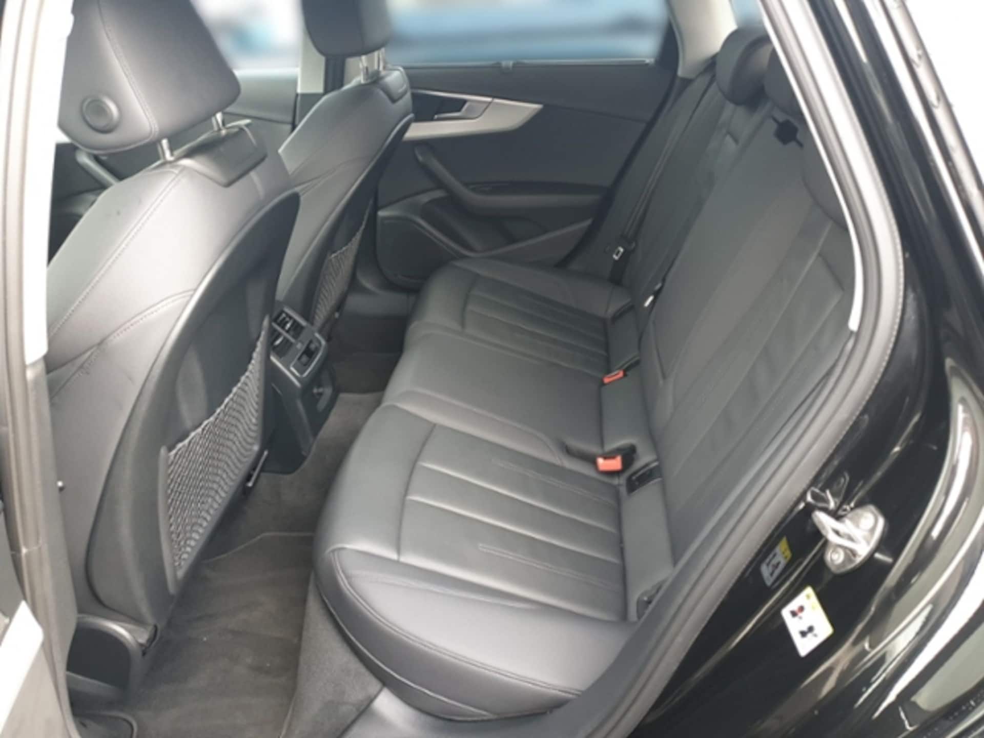 Audi A4 Avant S line