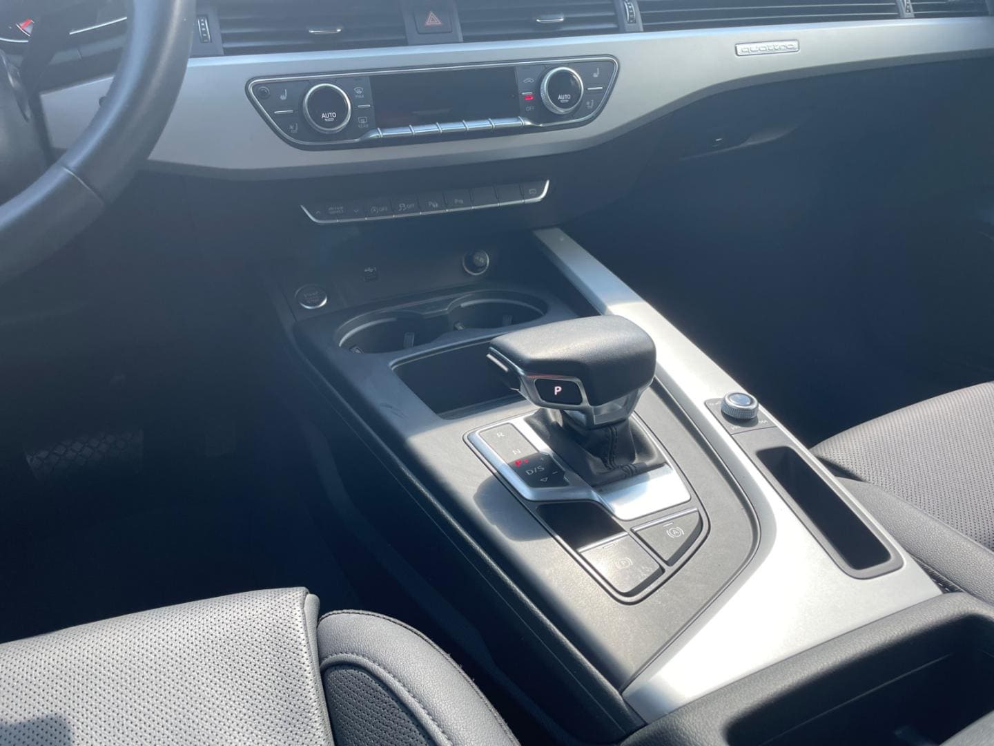 Bild über Audi A4 Avant advanced 40 TFSI quattro S tronic - für weitere Informationen kontaktieren Sie den Audi Partner
