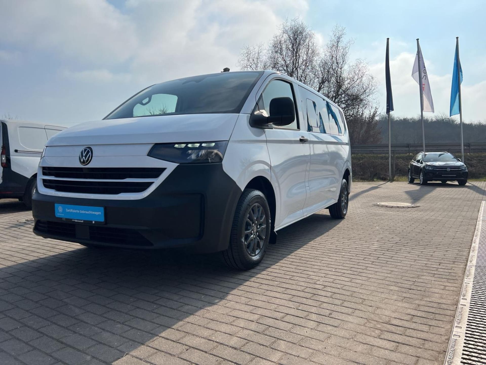 Volkswagen Caravelle langer Radstand Basis-Modell