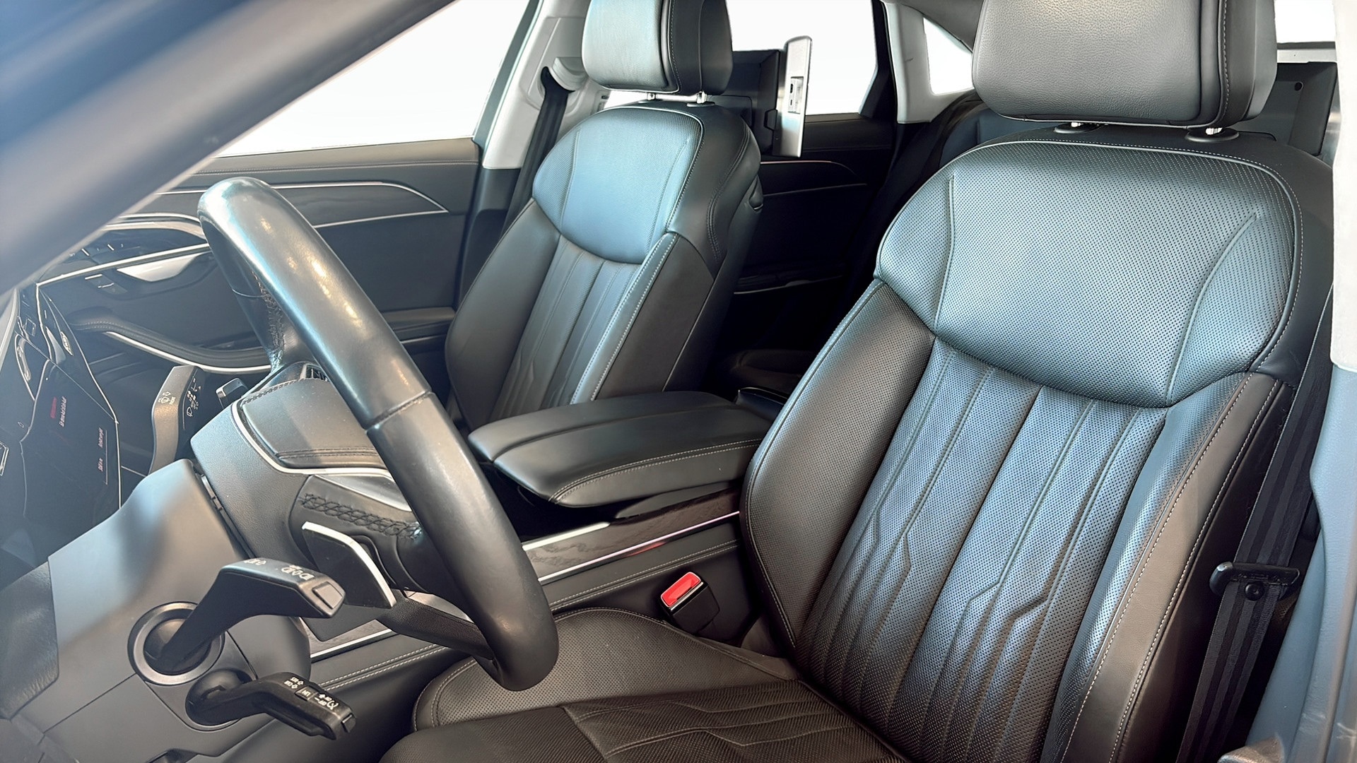 Bild som visar Audi A8 A8 50 TDI quattro 286 hk tiptronic - för mer information kontakta din Audi Partner