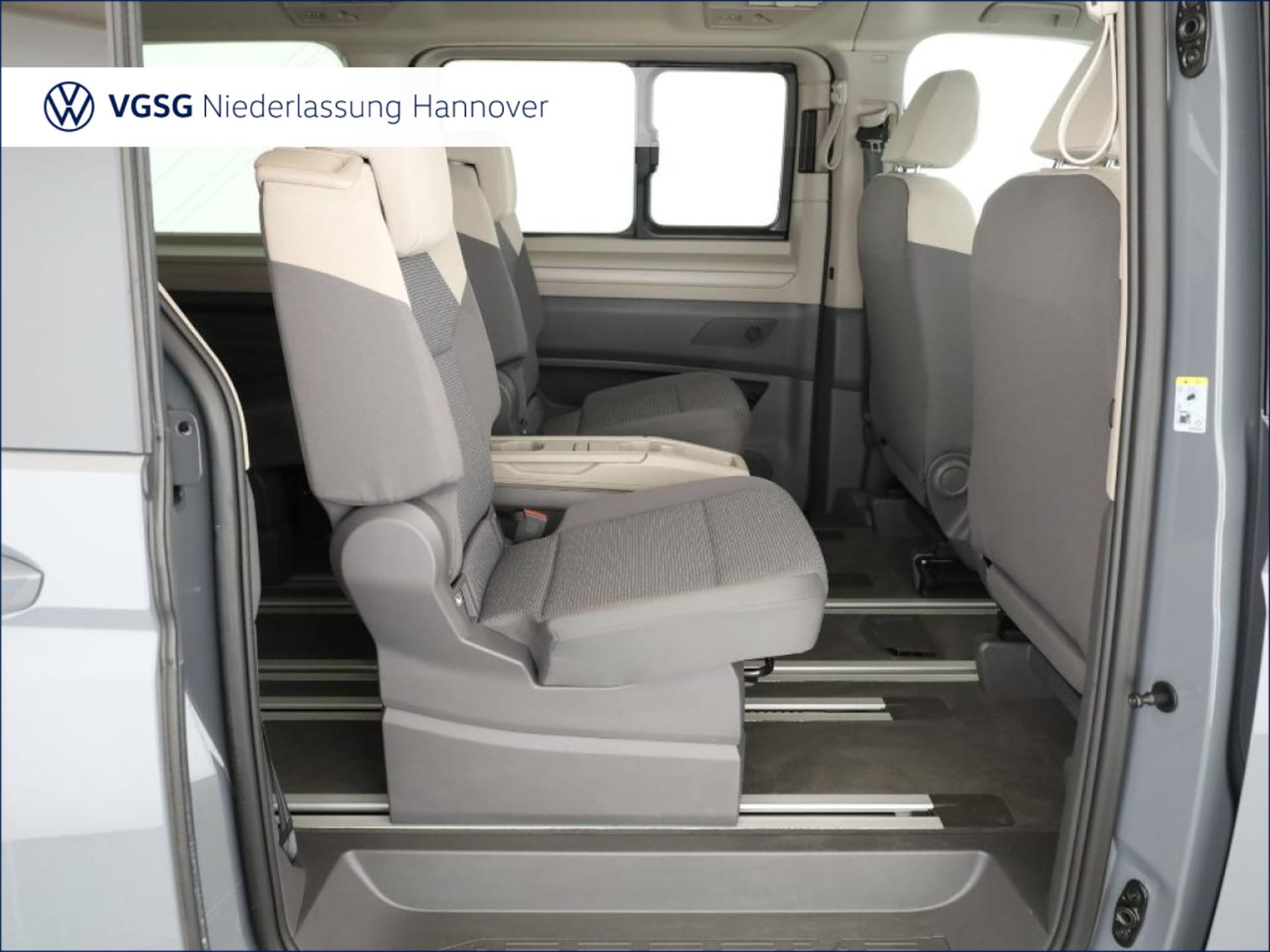 Volkswagen Multivan Langversion Basis-Modell