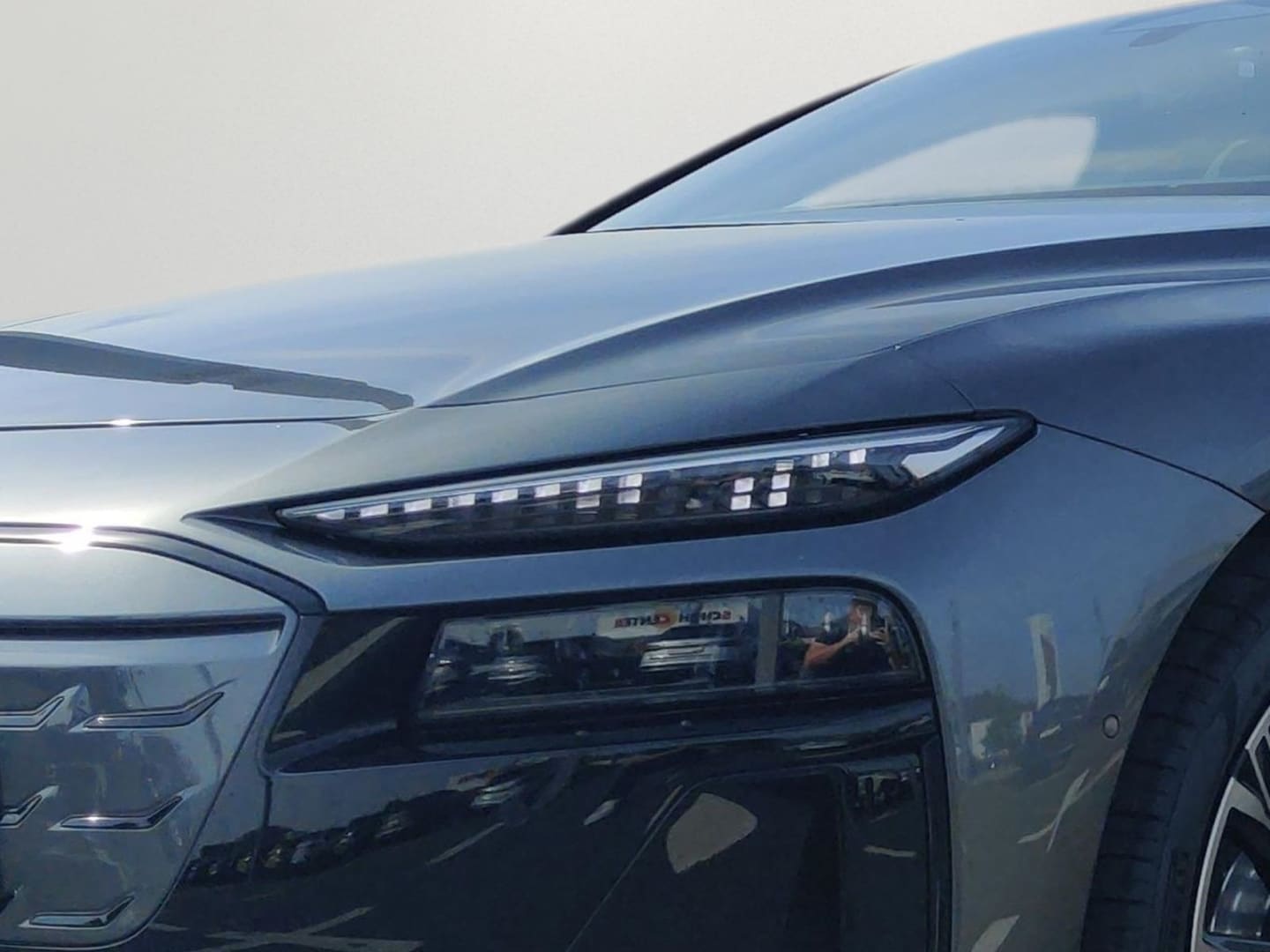 Bild über Audi S6 Avant e-tron edition one grey e-tron - für weitere Informationen kontaktieren Sie den Audi Partner
