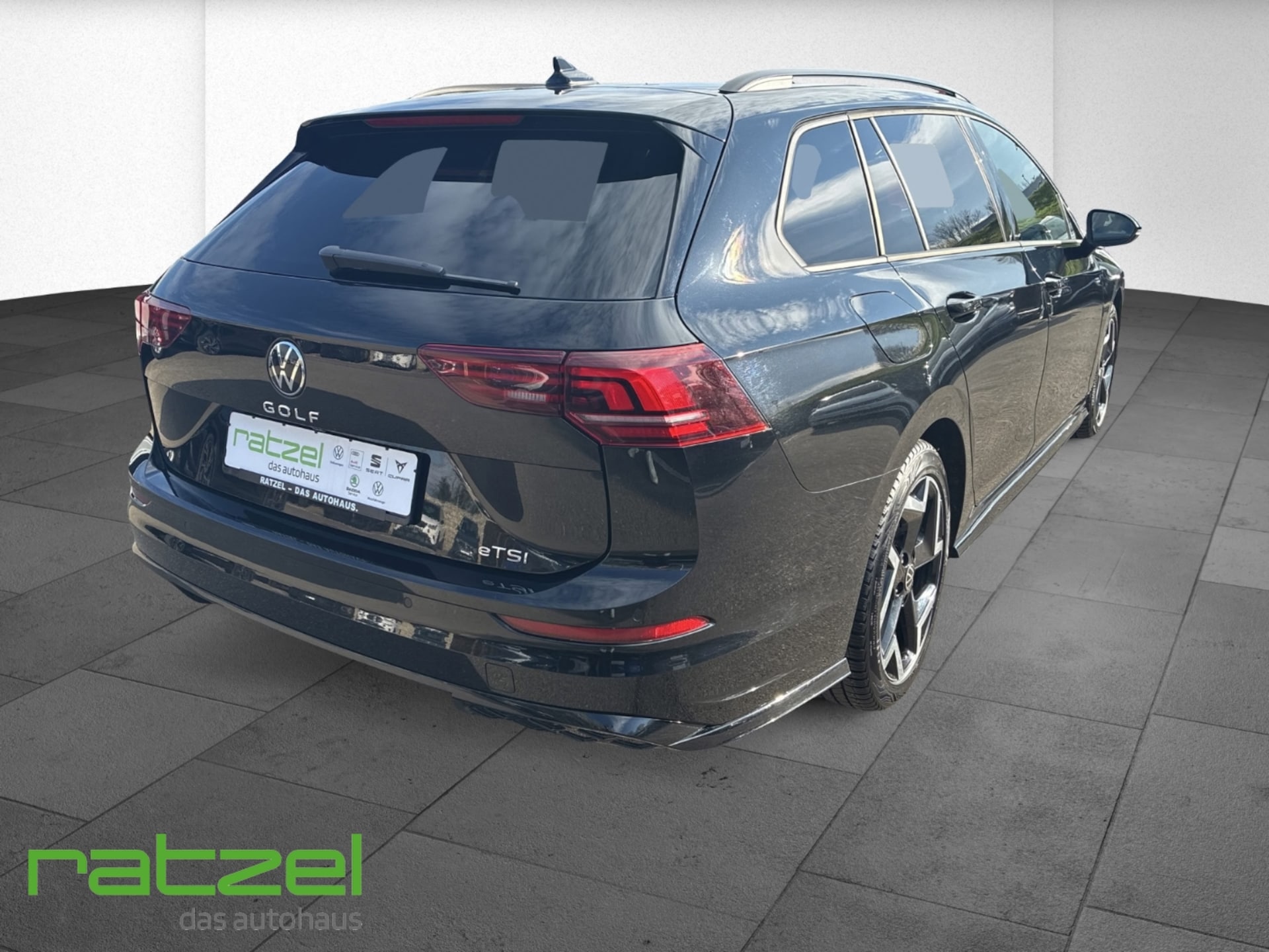Volkswagen Golf Variant R-Line
