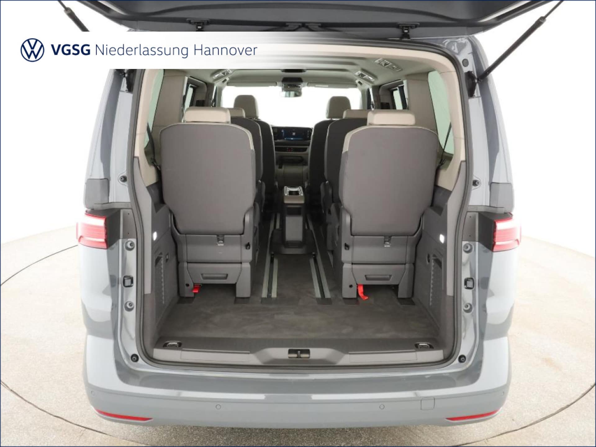 Volkswagen Multivan Langversion Basis-Modell