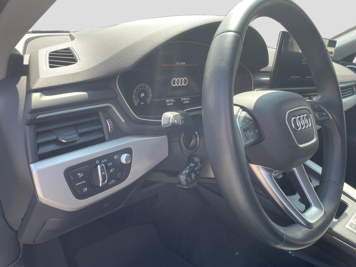 Bild über Audi A4 Avant advanced 40 TFSI quattro S tronic - für weitere Informationen kontaktieren Sie den Audi Partner