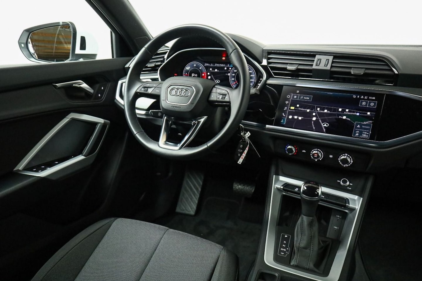 Bild über Audi Q3 35 TDI S tronic - für weitere Informationen kontaktieren Sie den Audi Partner