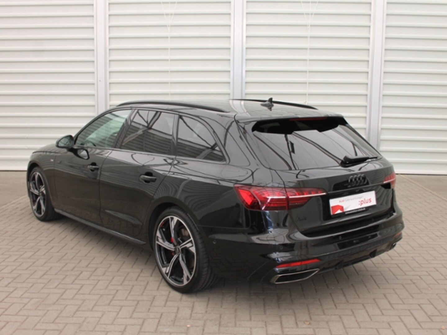 Bild über Audi A4 Avant S line 40 TDI S tronic - für weitere Informationen kontaktieren Sie den Audi Partner