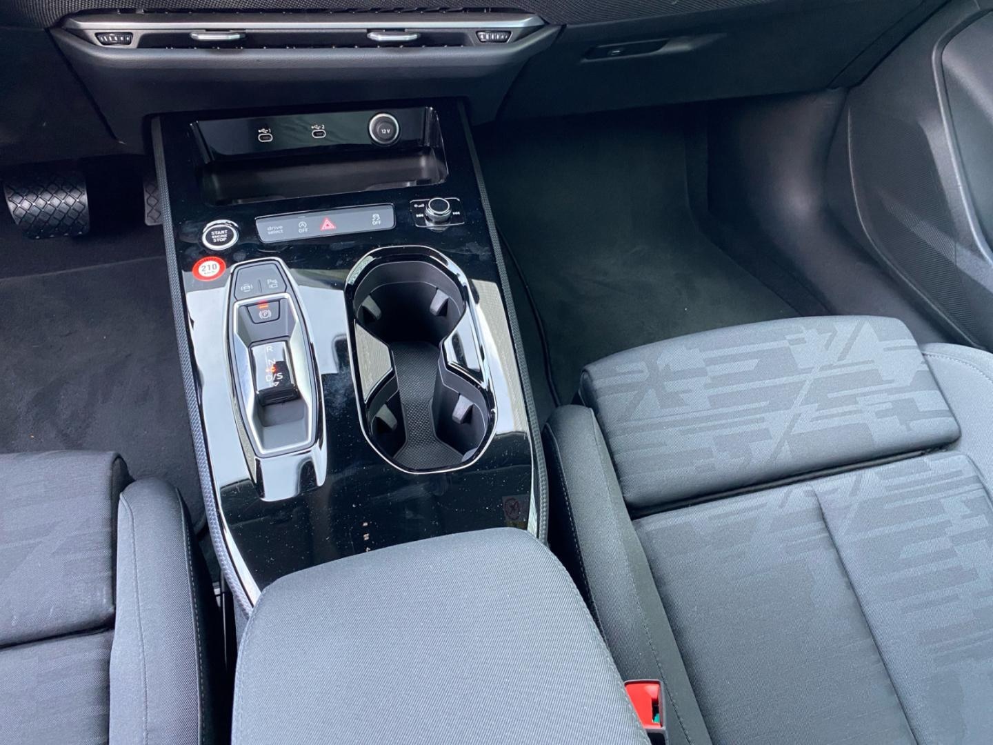 Bild über Audi A5 Limousine TFSI S tronic - für weitere Informationen kontaktieren Sie den Audi Partner