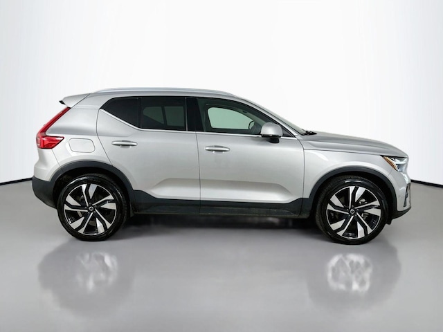 2023 Volvo XC40