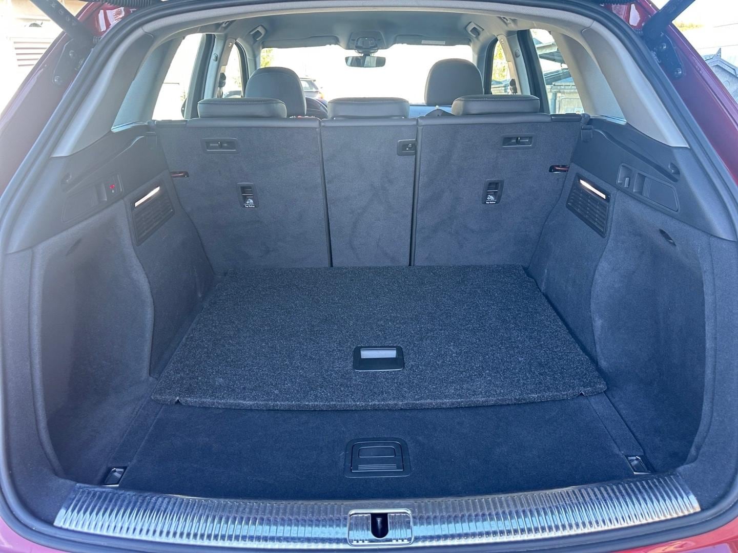 Bild über Audi Q5 40 TFSI quattro S tronic - für weitere Informationen kontaktieren Sie den Audi Partner