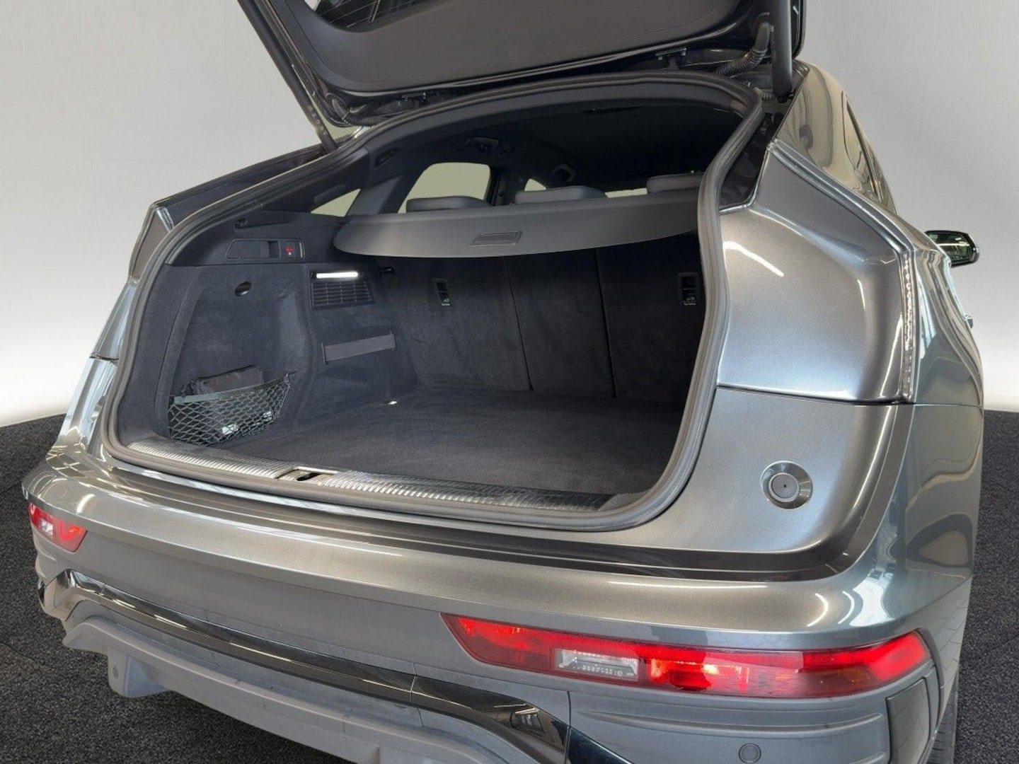 Bild über Audi Q5 Sportback 40 TDI quattro S tronic - für weitere Informationen kontaktieren Sie den Audi Partner