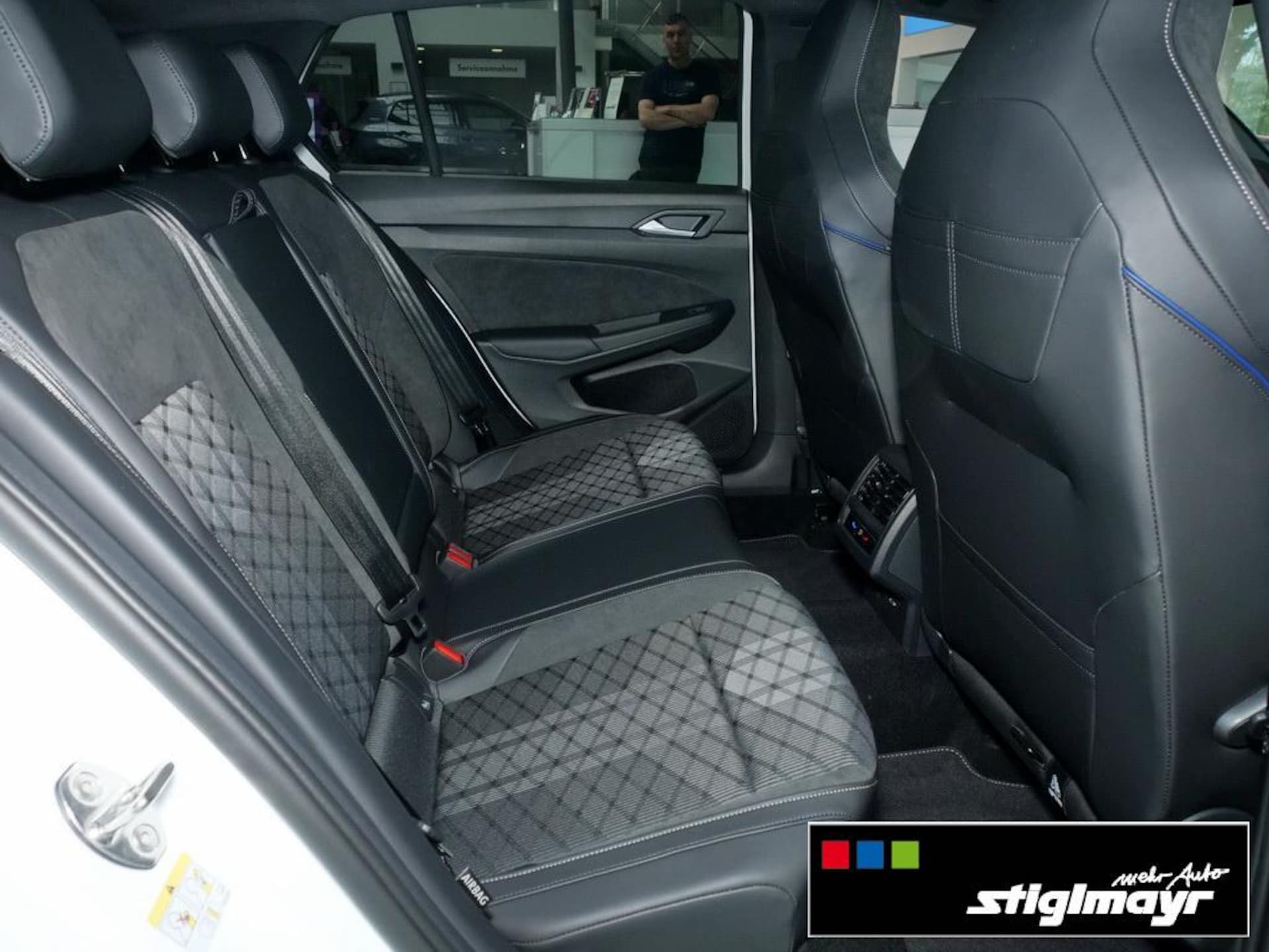 Volkswagen Golf R-Line