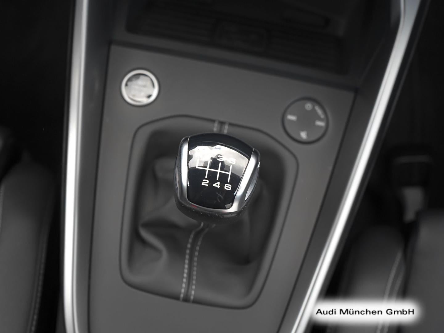 Bild über Audi A3 Sportback S line 35 TFSI Schaltgetriebe - für weitere Informationen kontaktieren Sie den Audi Partner