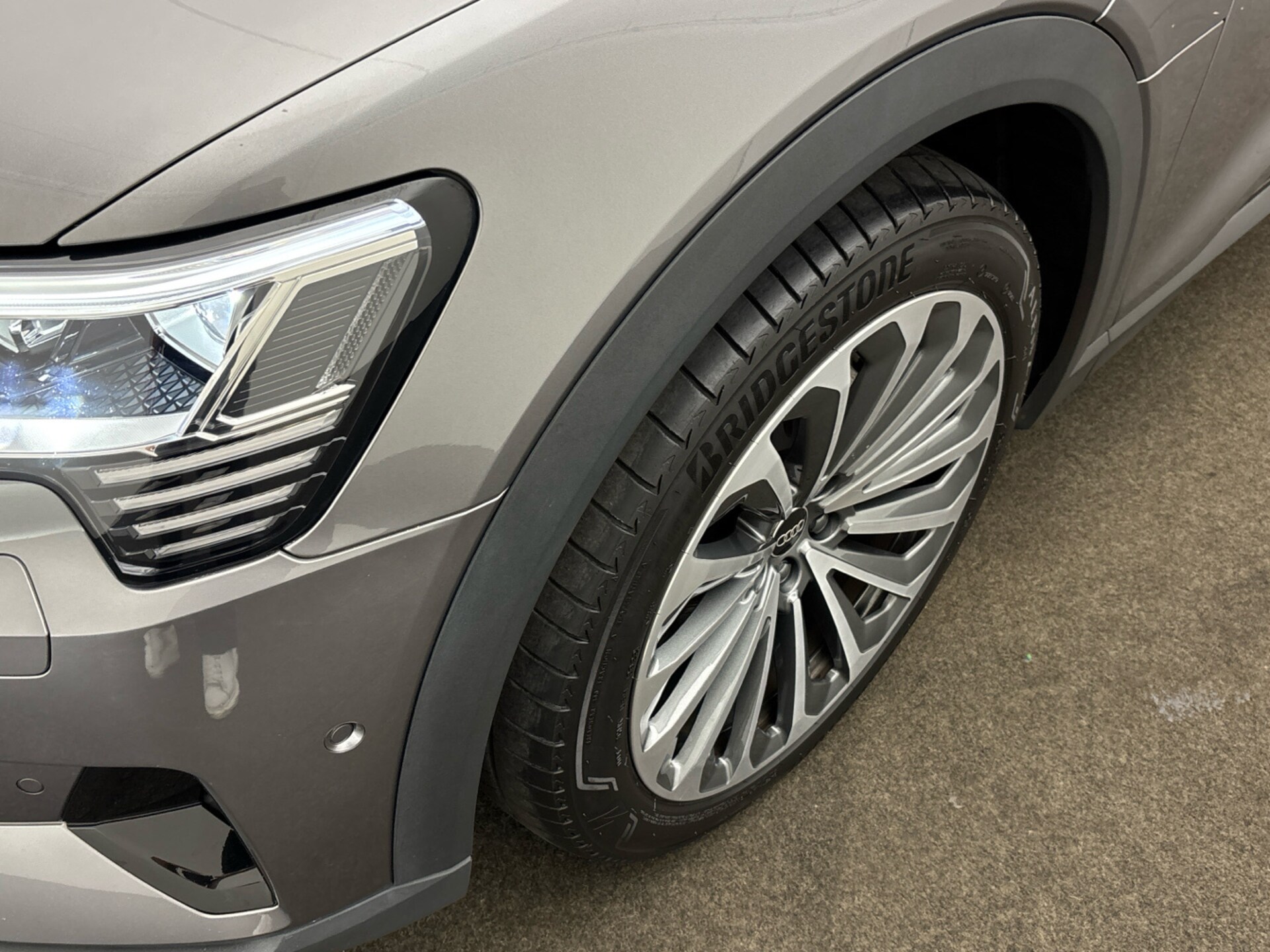 Audi e-tron