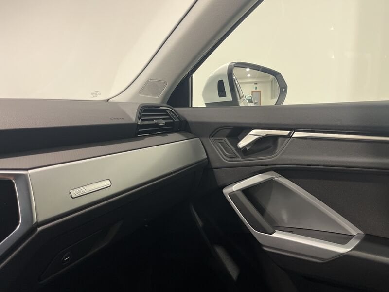 Immagine di Audi Q3 Sportback TFSI e Business Plus 45 TFSI e 180 kW (245 CV) S tronic - Vista: for more details contact your dealer