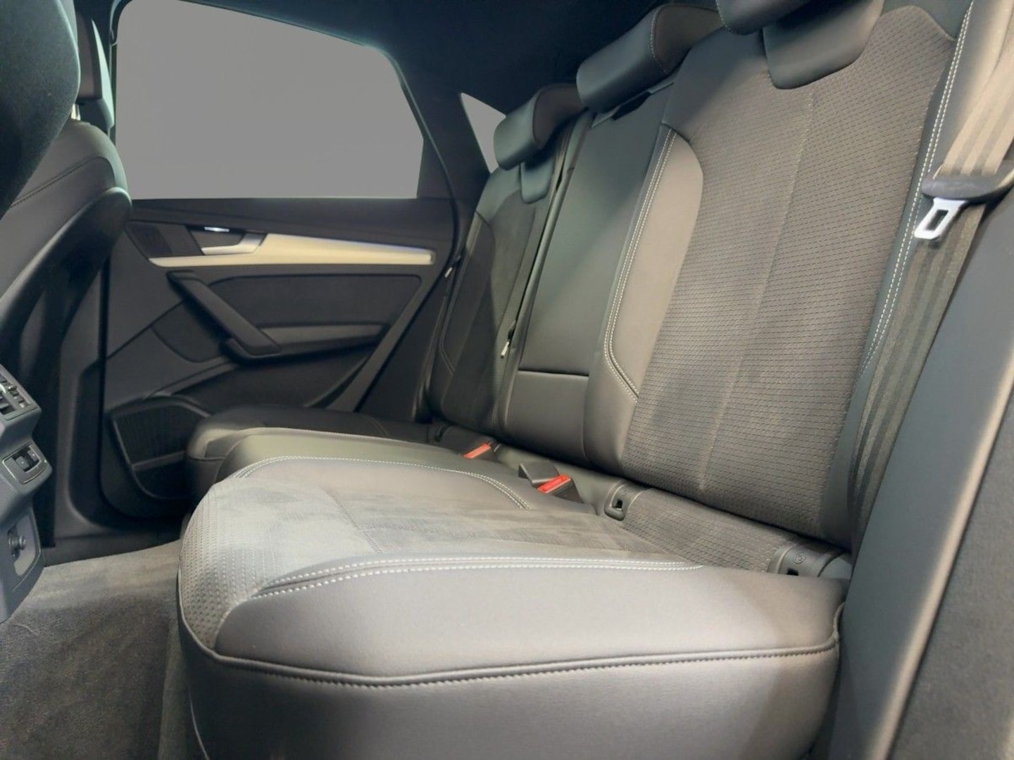 Bild über Audi Q5 Sportback 40 TDI quattro S tronic - für weitere Informationen kontaktieren Sie den Audi Partner