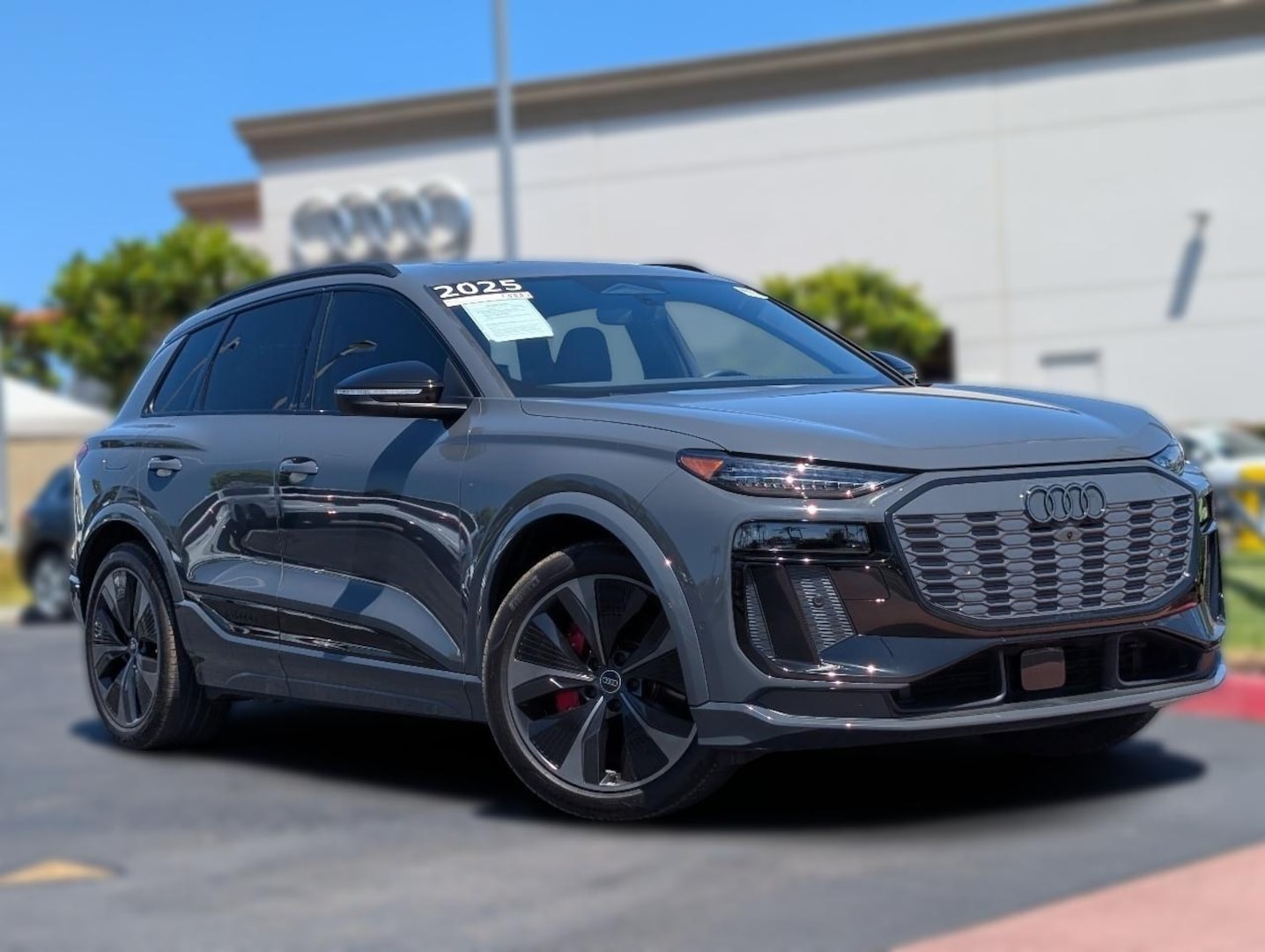 2025 Audi SQ6 e-tron