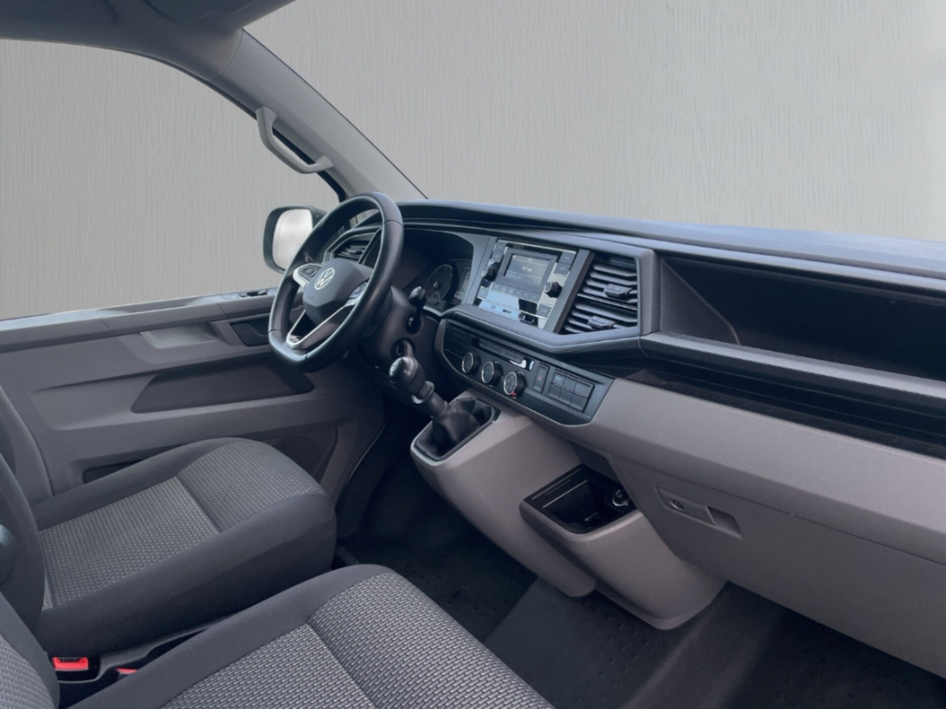 Volkswagen T6.1 Transporter Kasten langer Radstand