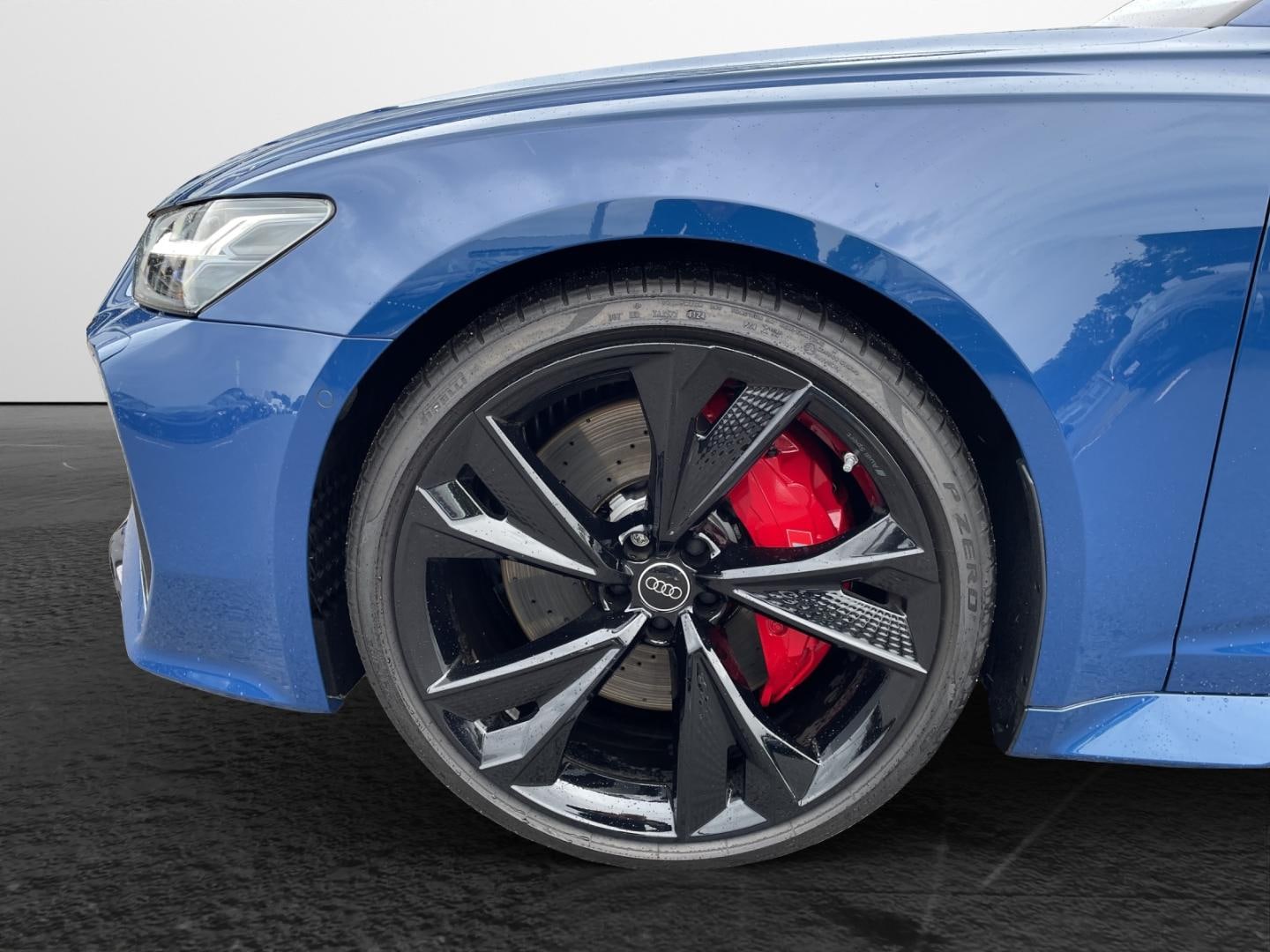 Bild über Audi RS 6 Avant TFSI quattro tiptronic - für weitere Informationen kontaktieren Sie den Audi Partner