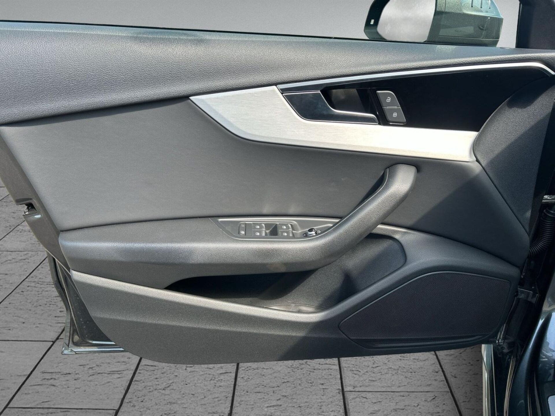 Audi A4 Avant S line