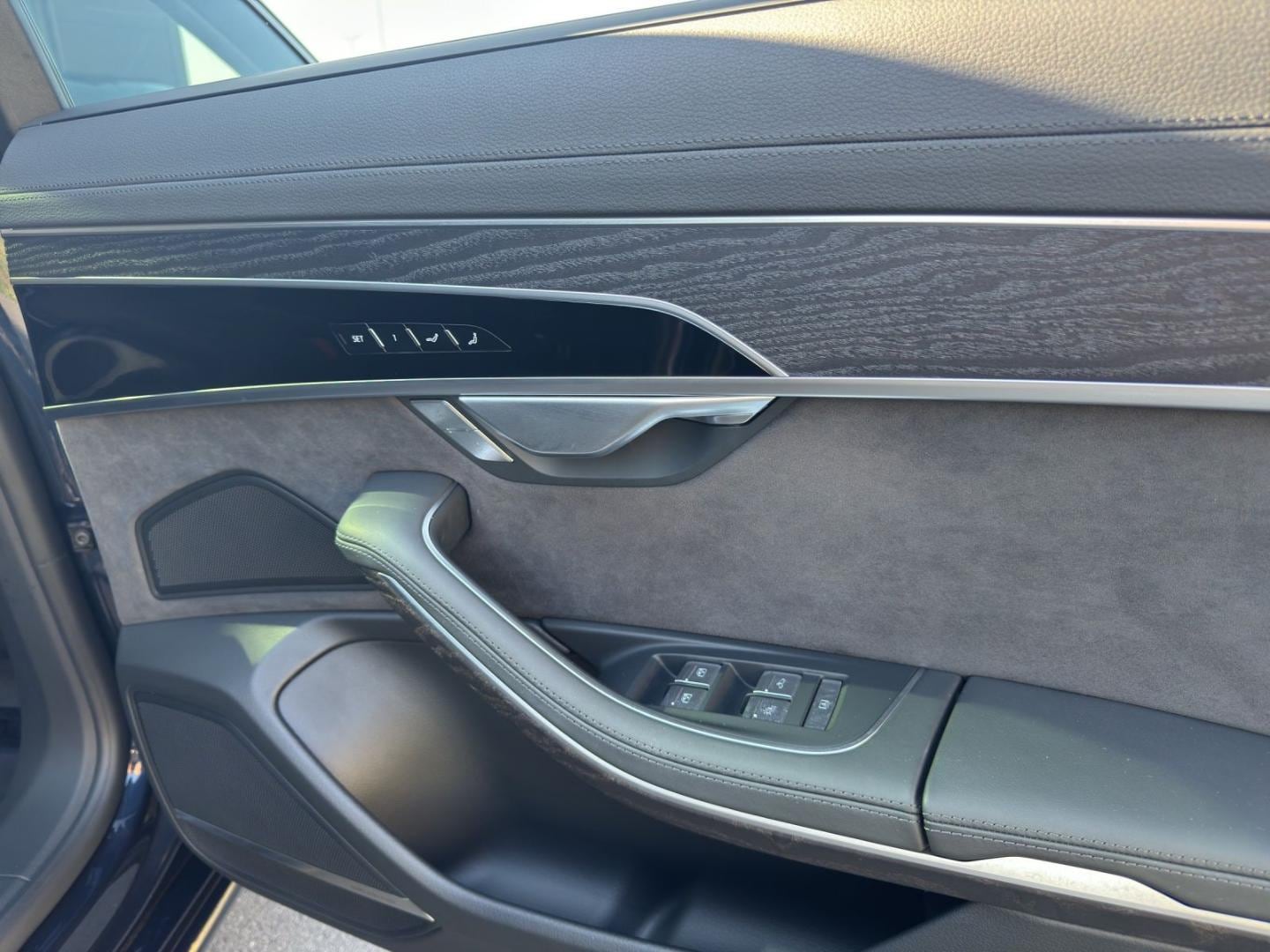 Bild über Audi A8 L TFSI e 60 TFSI e quattro tiptronic - für weitere Informationen kontaktieren Sie den Audi Partner