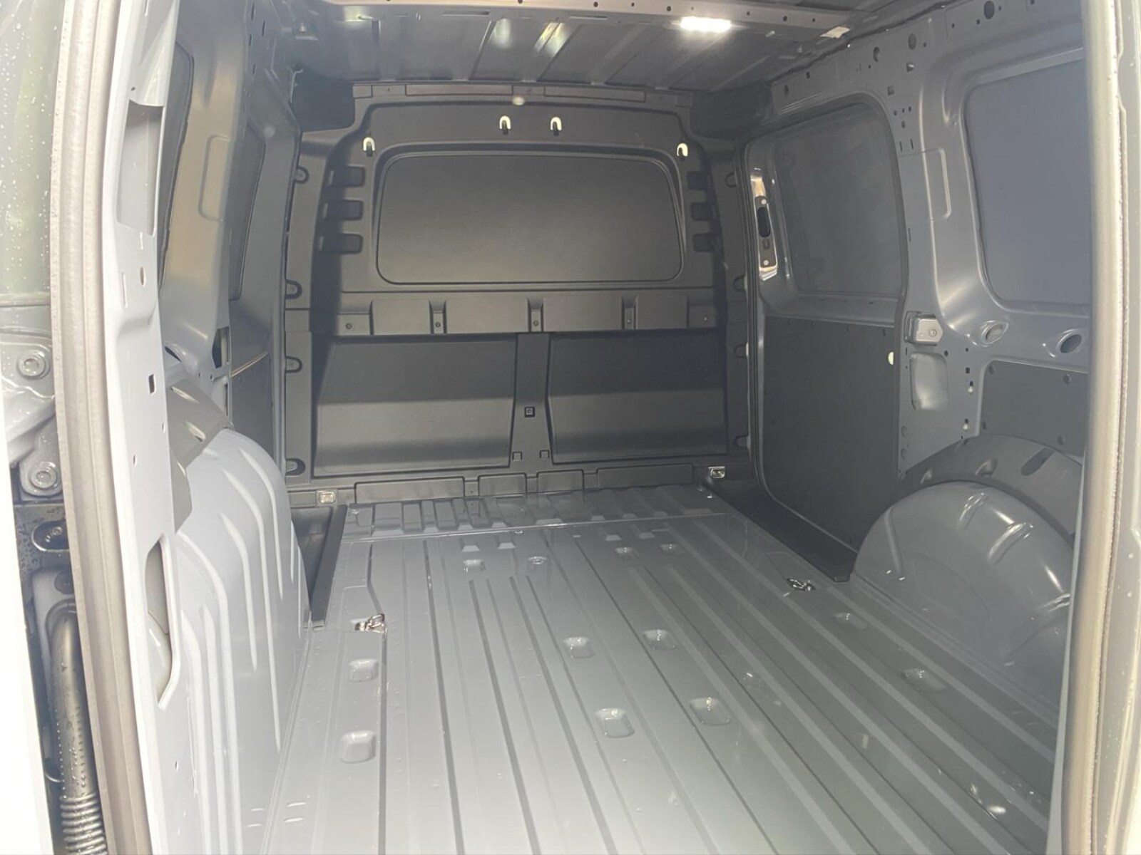 Volkswagen Caddy Maxi Cargo – Bild 13