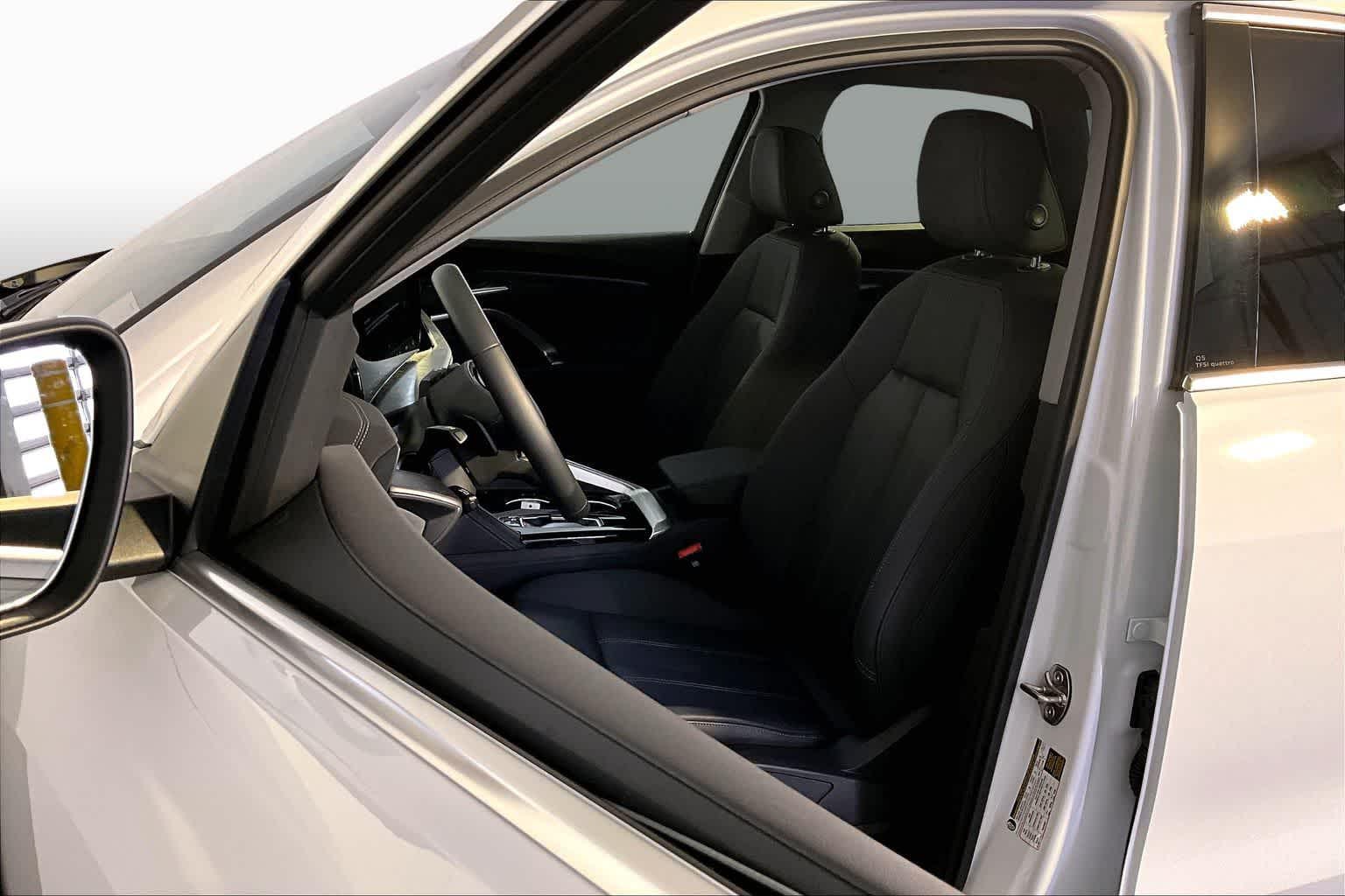 2025 Audi Q5 Premium - Photo 9