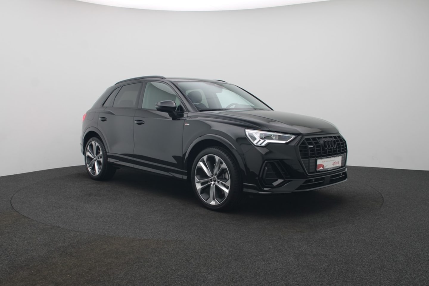 Bild über Audi Q3 S line 40 TFSI quattro S tronic - für weitere Informationen kontaktieren Sie den Audi Partner