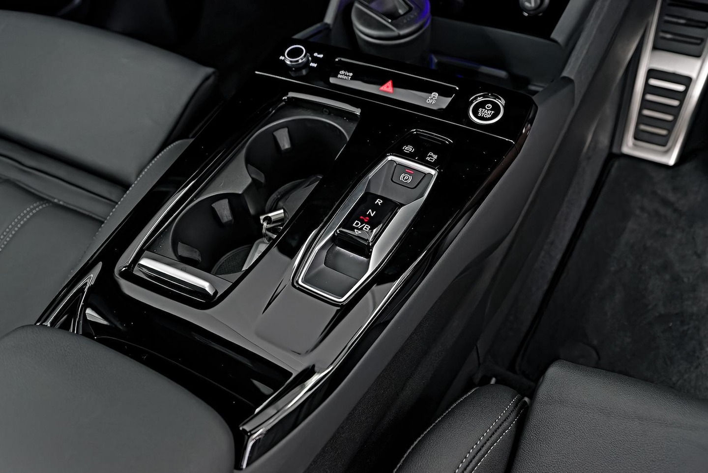 Image about Audi Q6 SUV e-tron e-tron quattro