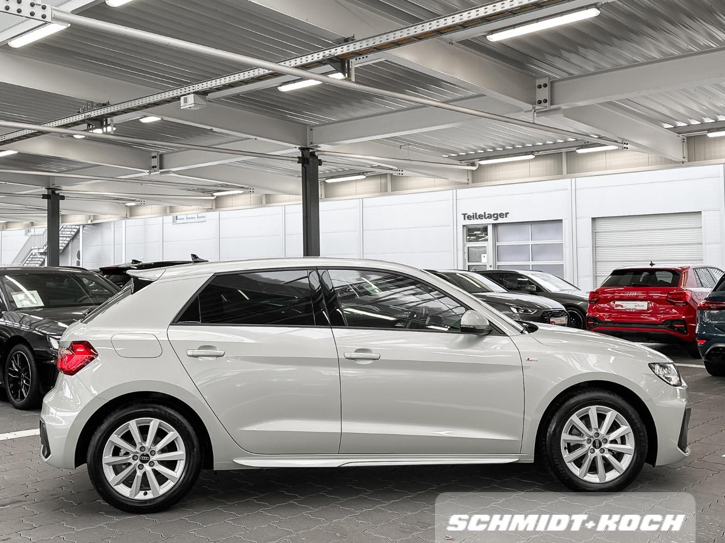 Bild über Audi A1 Sportback S line 30 TFSI Schaltgetriebe - für weitere Informationen kontaktieren Sie den Audi Partner