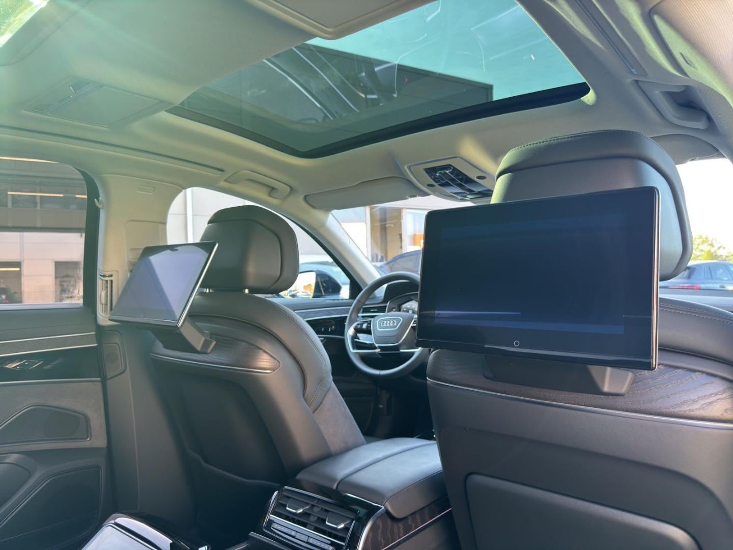 Bild über Audi A8 L TFSI e 60 TFSI e quattro tiptronic - für weitere Informationen kontaktieren Sie den Audi Partner