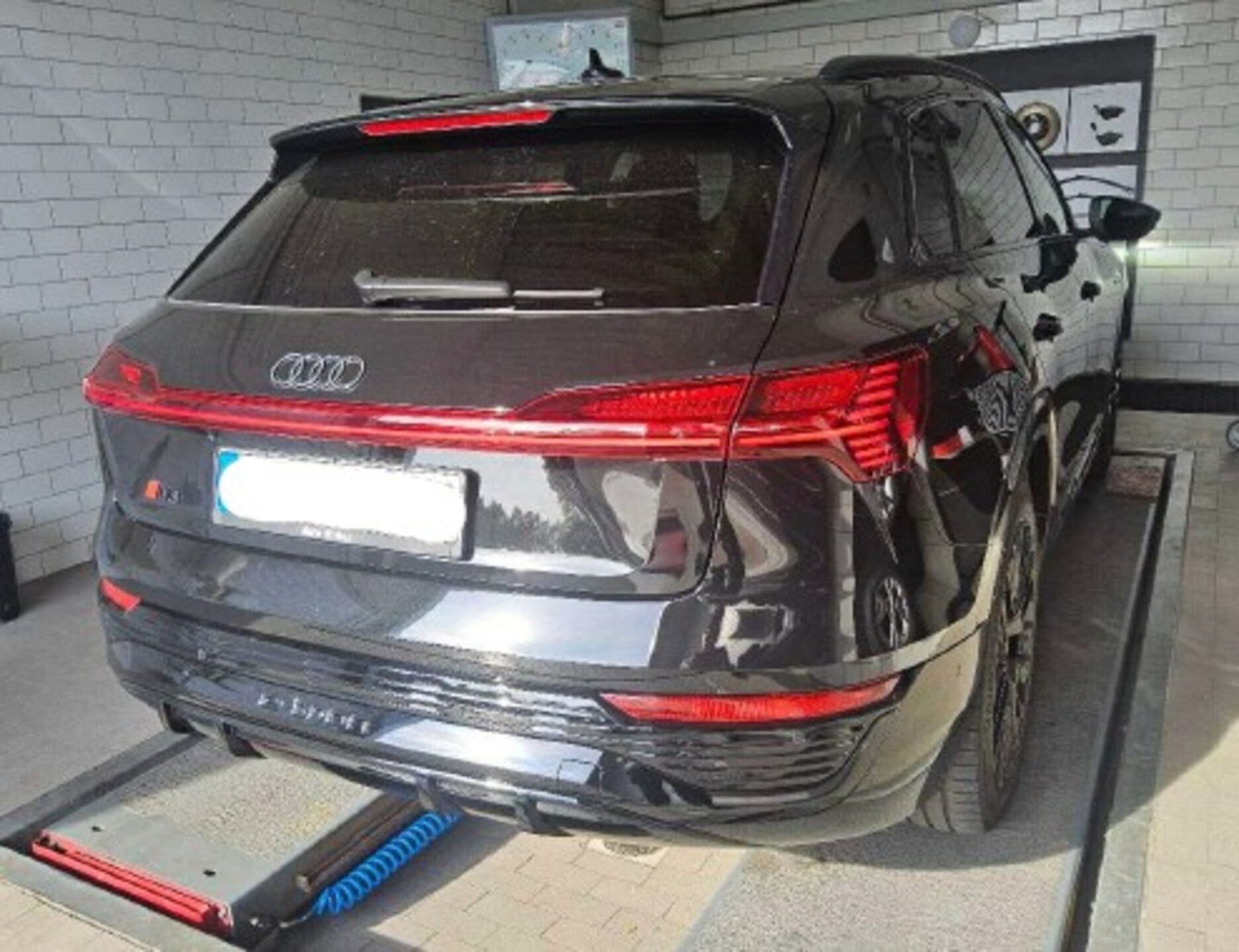 Audi Q8 e-tron S line