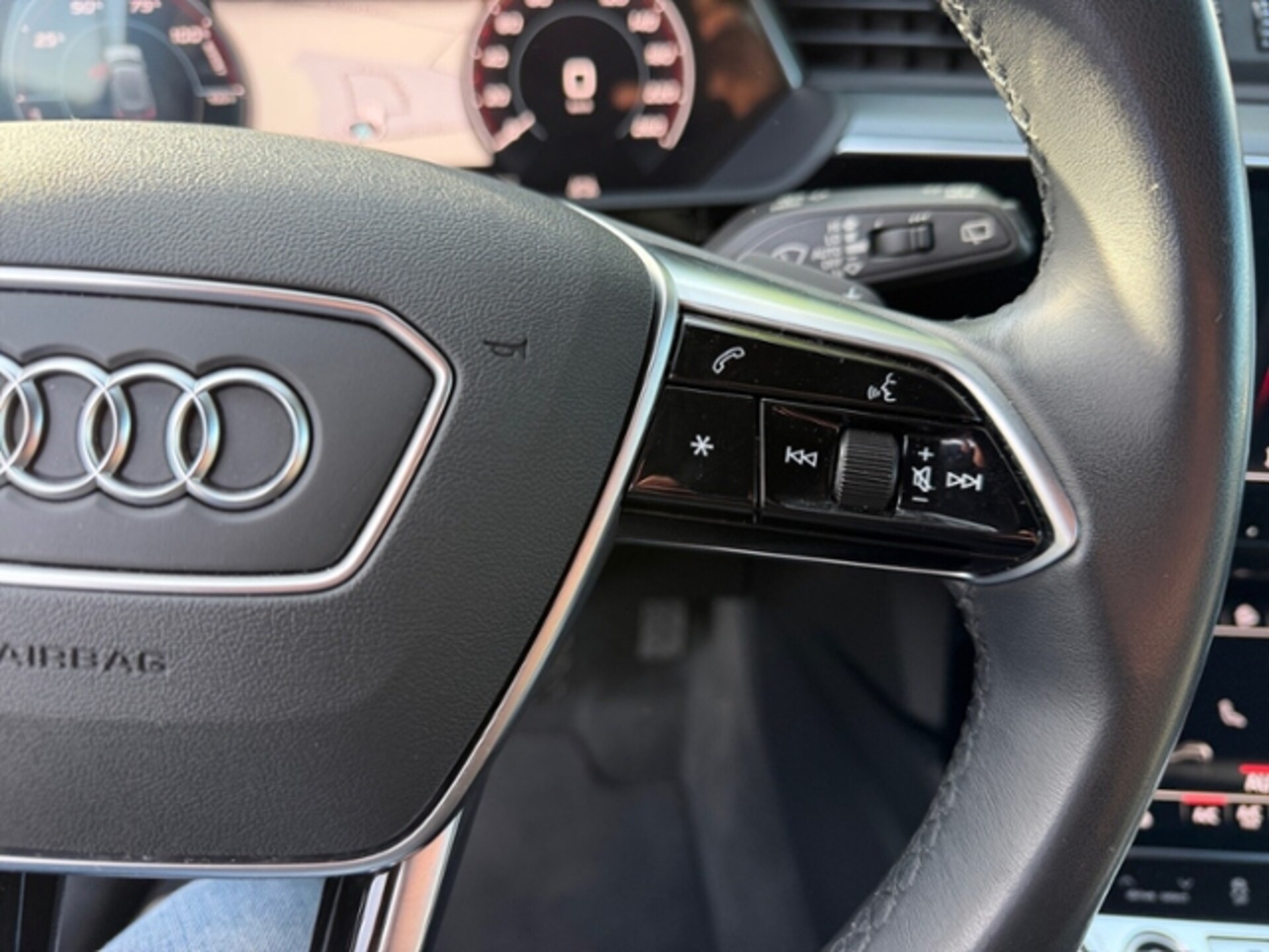 Audi e-tron S line