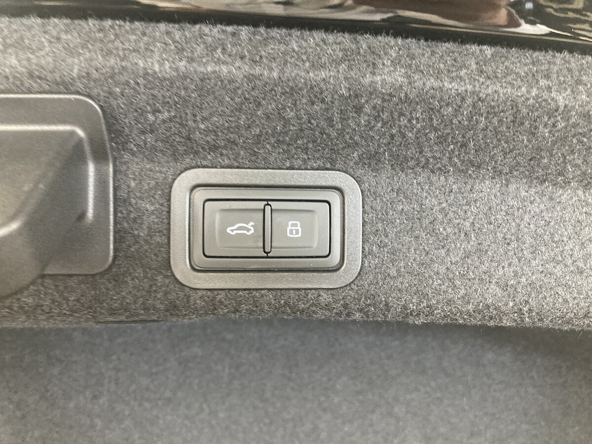 Image about Audi A6 Sedan 40 TDI quattro S line