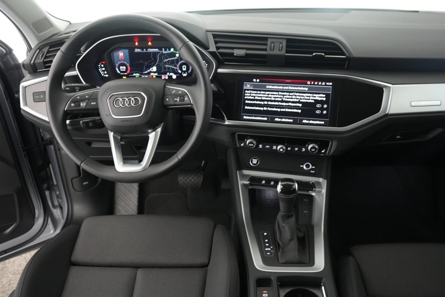 Bild über Audi Q3 TFSI 110 kW S tronic - für weitere Informationen kontaktieren Sie den Audi Partner