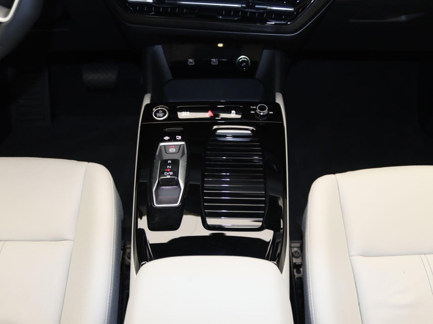 Bild über Audi Q6 SUV e-tron e-tron quattro - für weitere Informationen kontaktieren Sie den Audi Partner