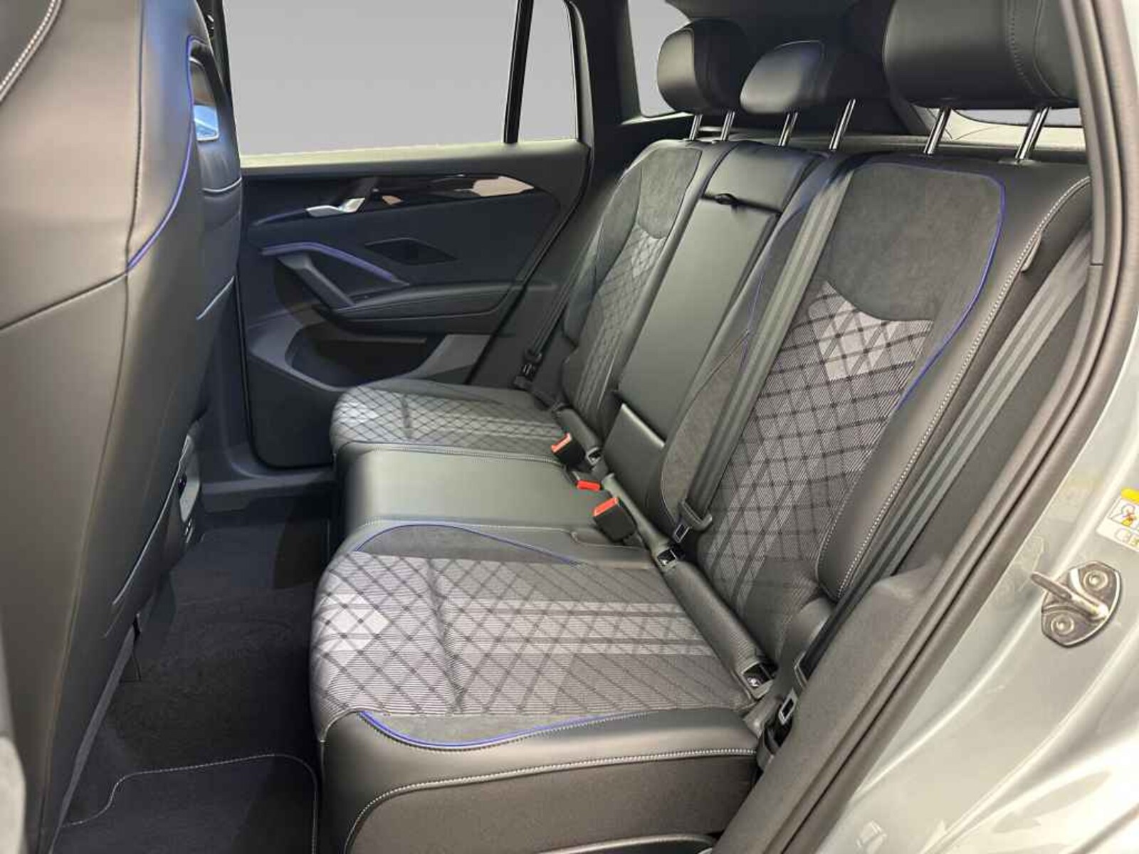 Volkswagen Tiguan – Bild 12