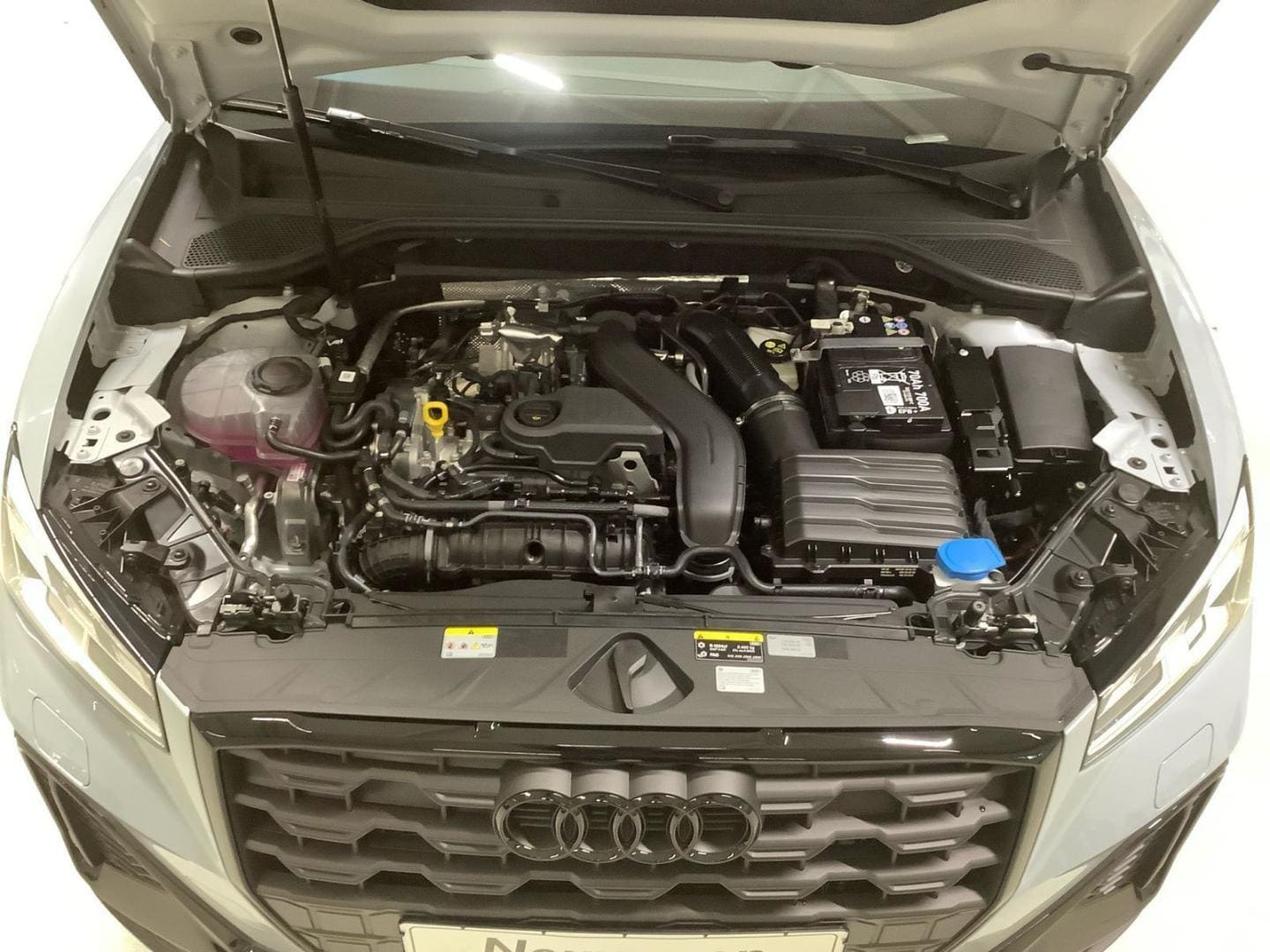 Bild über Audi Q2 S line 35 TFSI Schaltgetriebe - für weitere Informationen kontaktieren Sie den Audi Partner