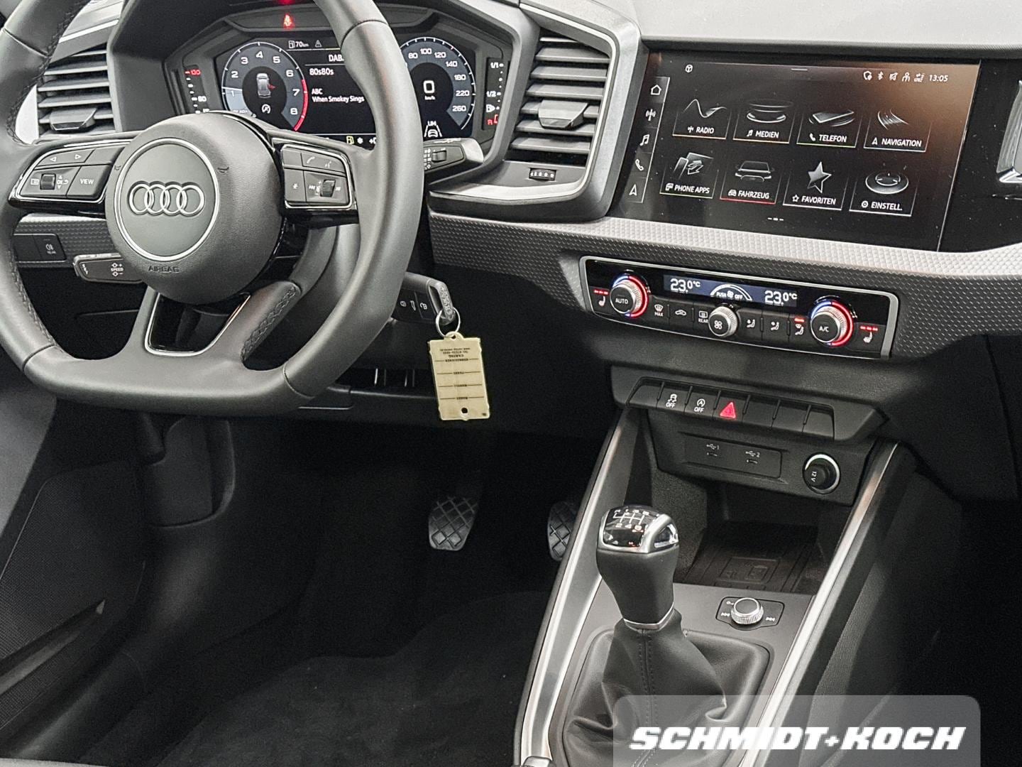 Bild über Audi A1 Sportback S line 30 TFSI Schaltgetriebe - für weitere Informationen kontaktieren Sie den Audi Partner