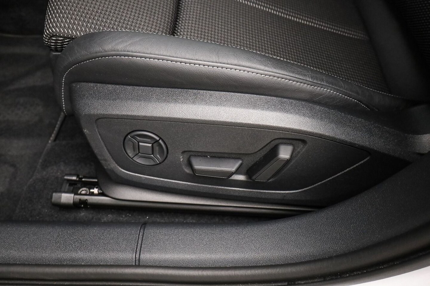 Bild über Audi S3 Sportback TFSI quattro S tronic - für weitere Informationen kontaktieren Sie den Audi Partner