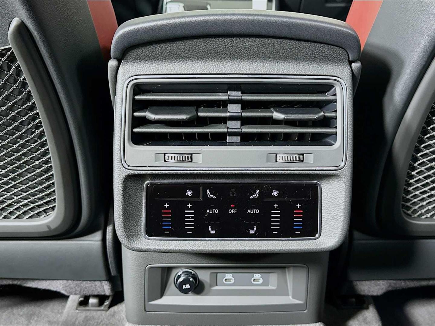 2026 Audi SQ7 Prestige - Photo 24