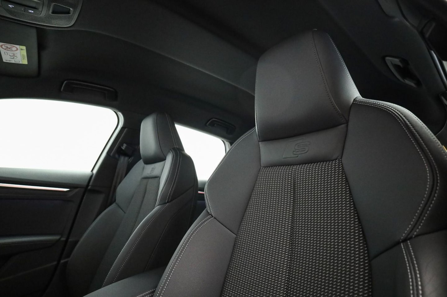 Bild über Audi S3 Sportback TFSI quattro S tronic - für weitere Informationen kontaktieren Sie den Audi Partner