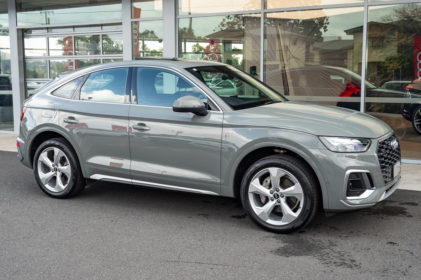 Image about Audi Q5 Sportback 40 TDI quattro S tronic