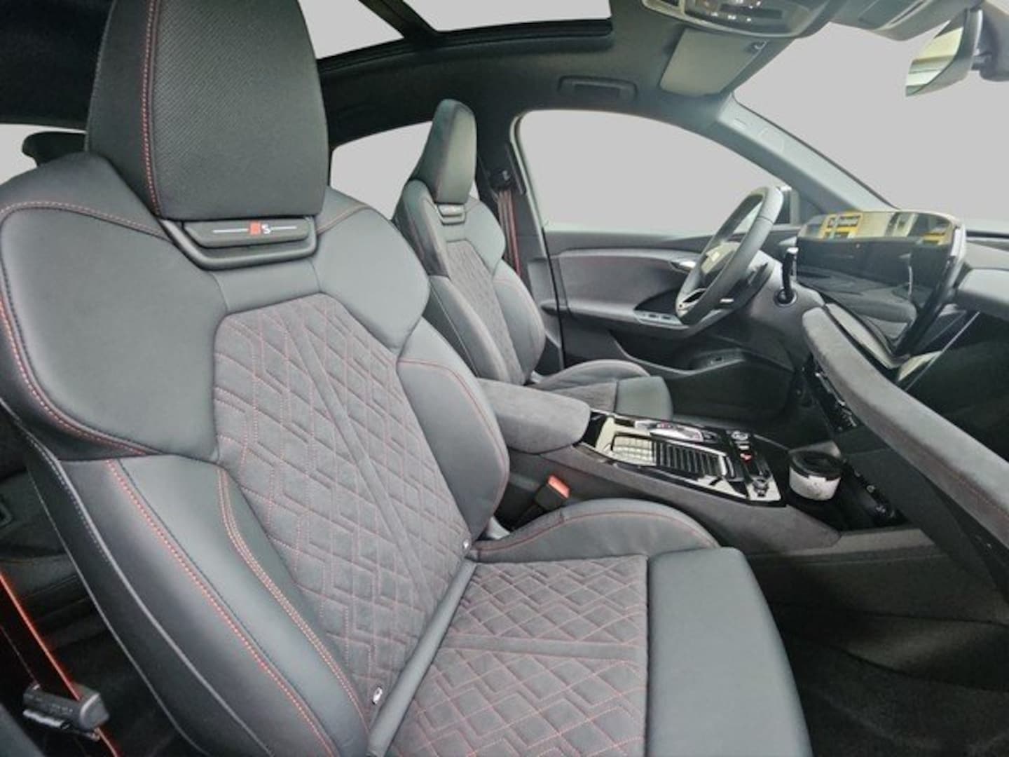 Bild über Audi Q6 Sportback e-tron e-tron quattro - für weitere Informationen kontaktieren Sie den Audi Partner