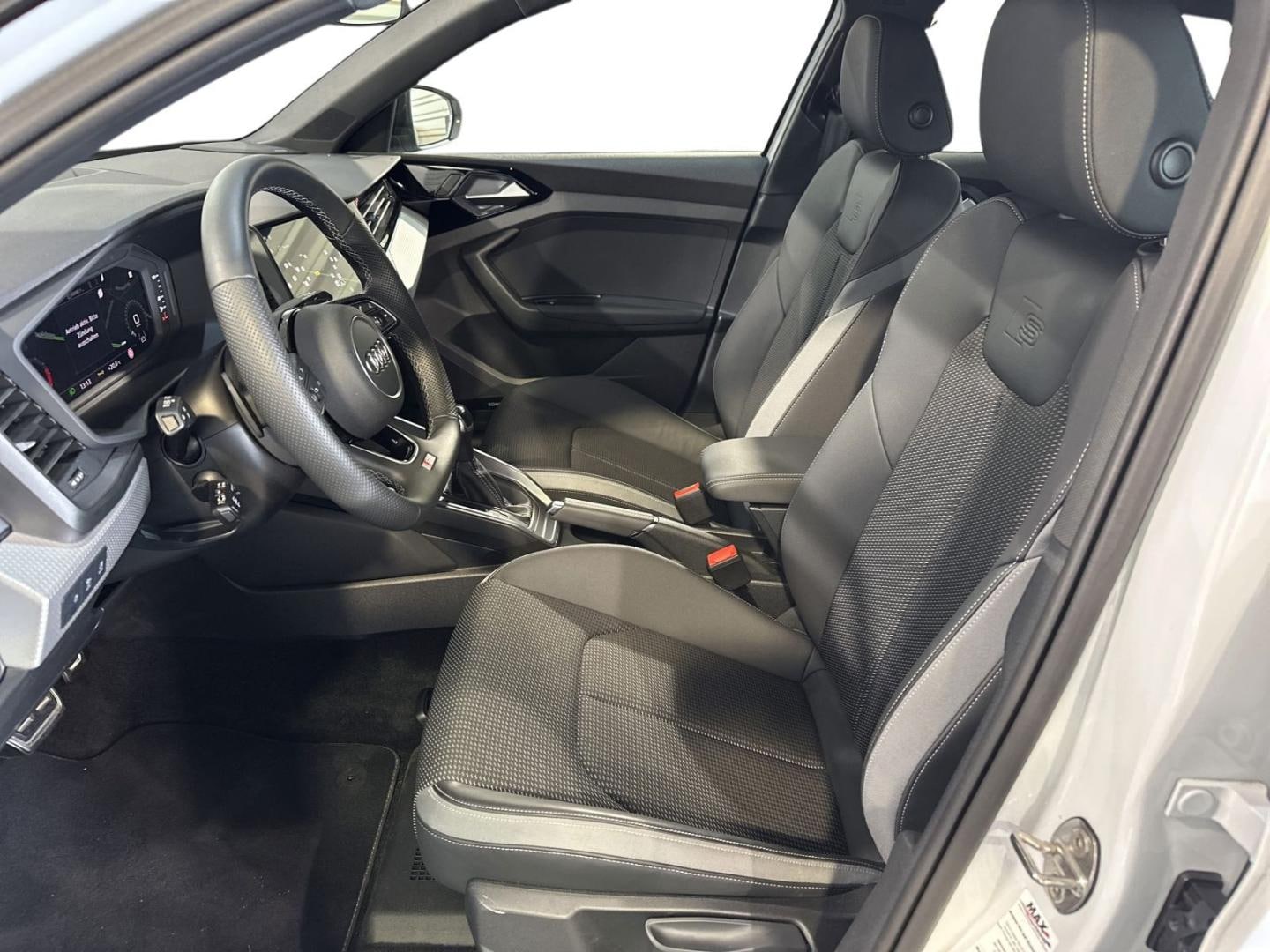 Bild über Audi A1 Sportback S line 30 TFSI S tronic - für weitere Informationen kontaktieren Sie den Audi Partner