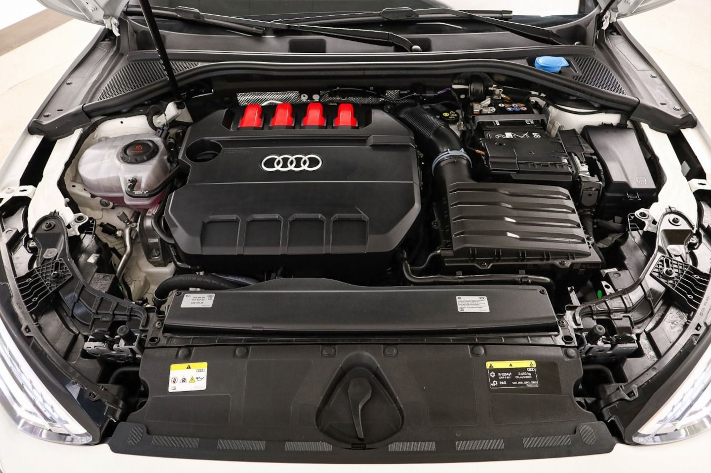 Bild über Audi S3 Sportback TFSI quattro S tronic - für weitere Informationen kontaktieren Sie den Audi Partner