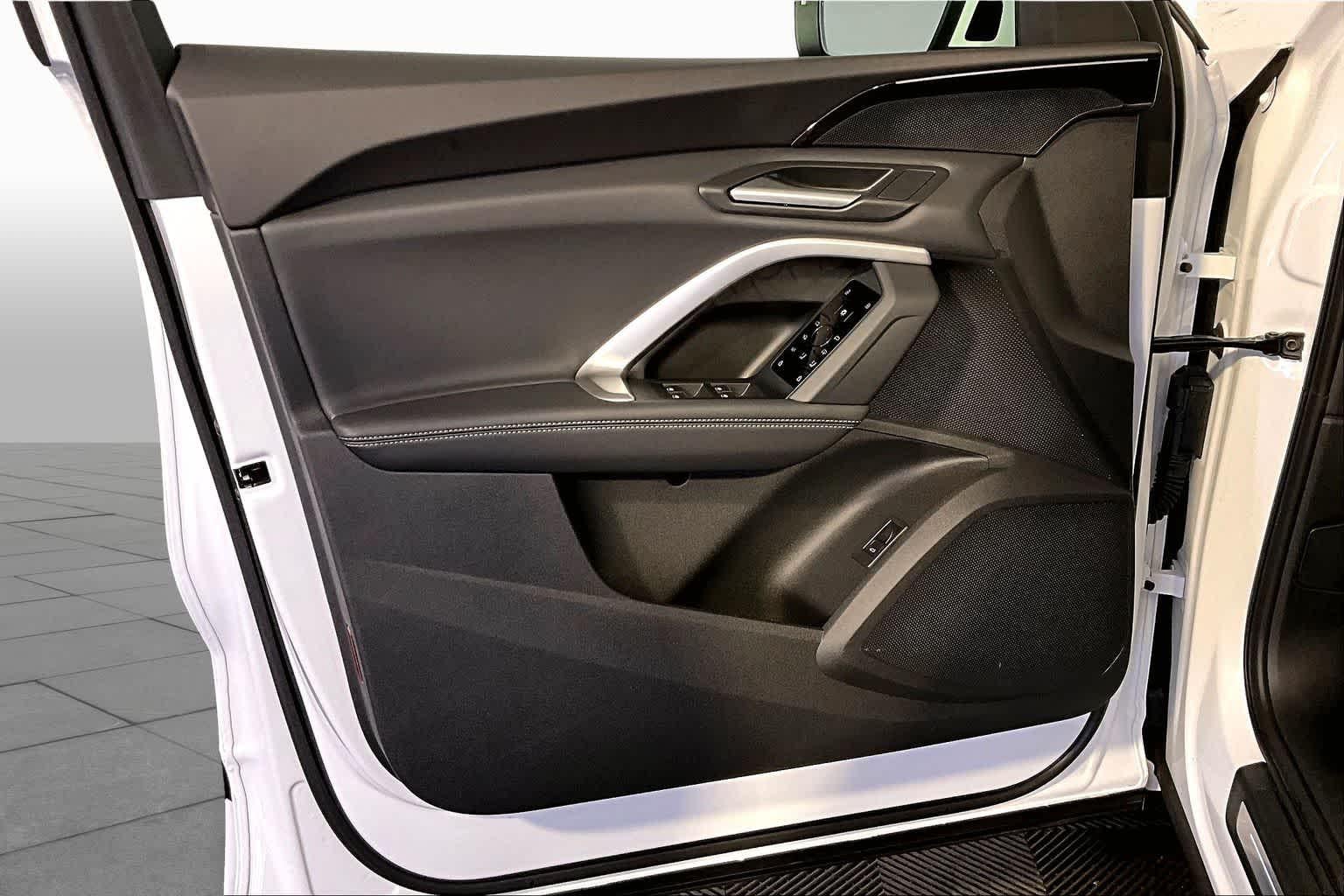 2025 Audi Q5 Premium - Photo 22