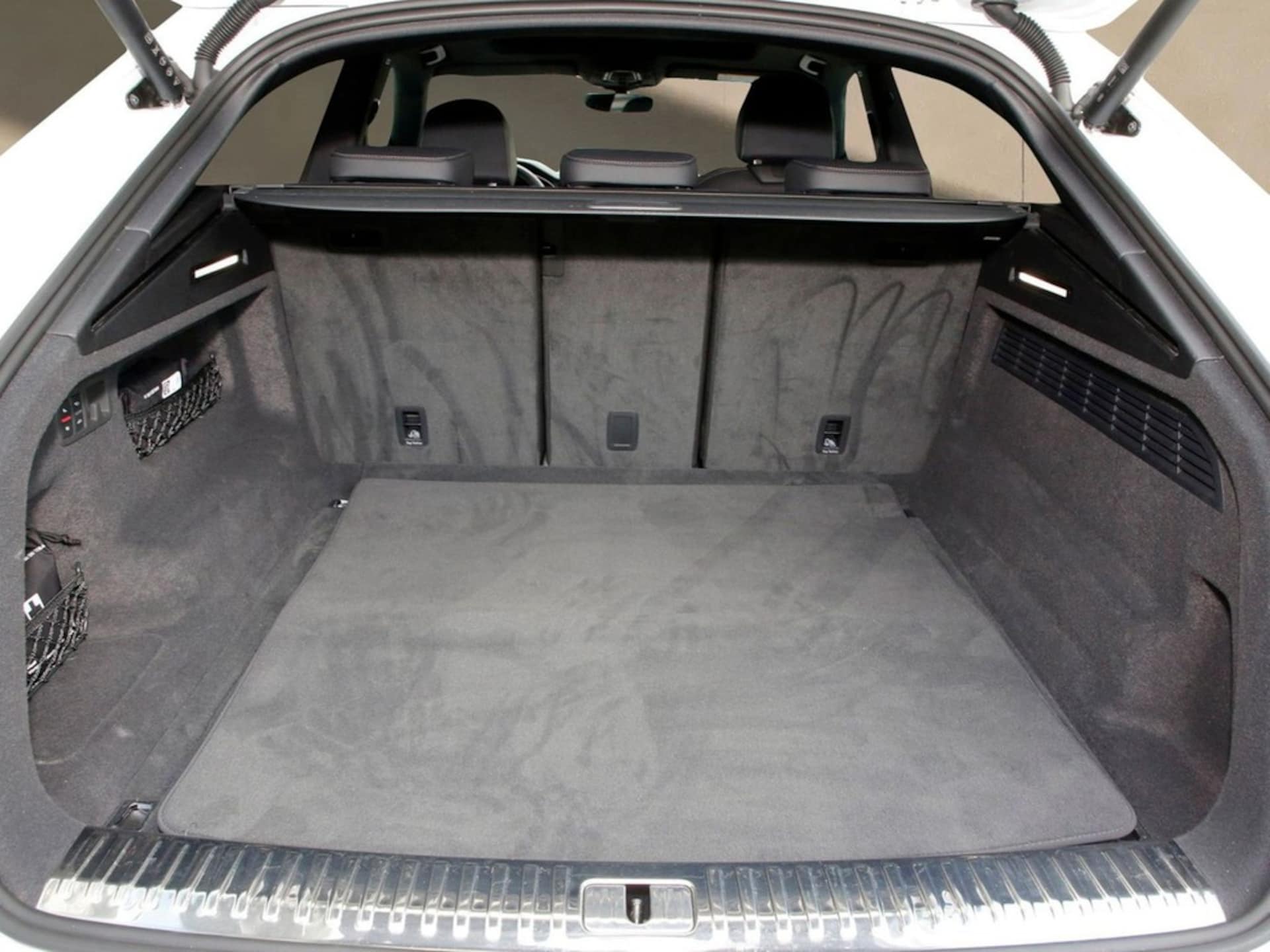 Audi SQ8 SUV