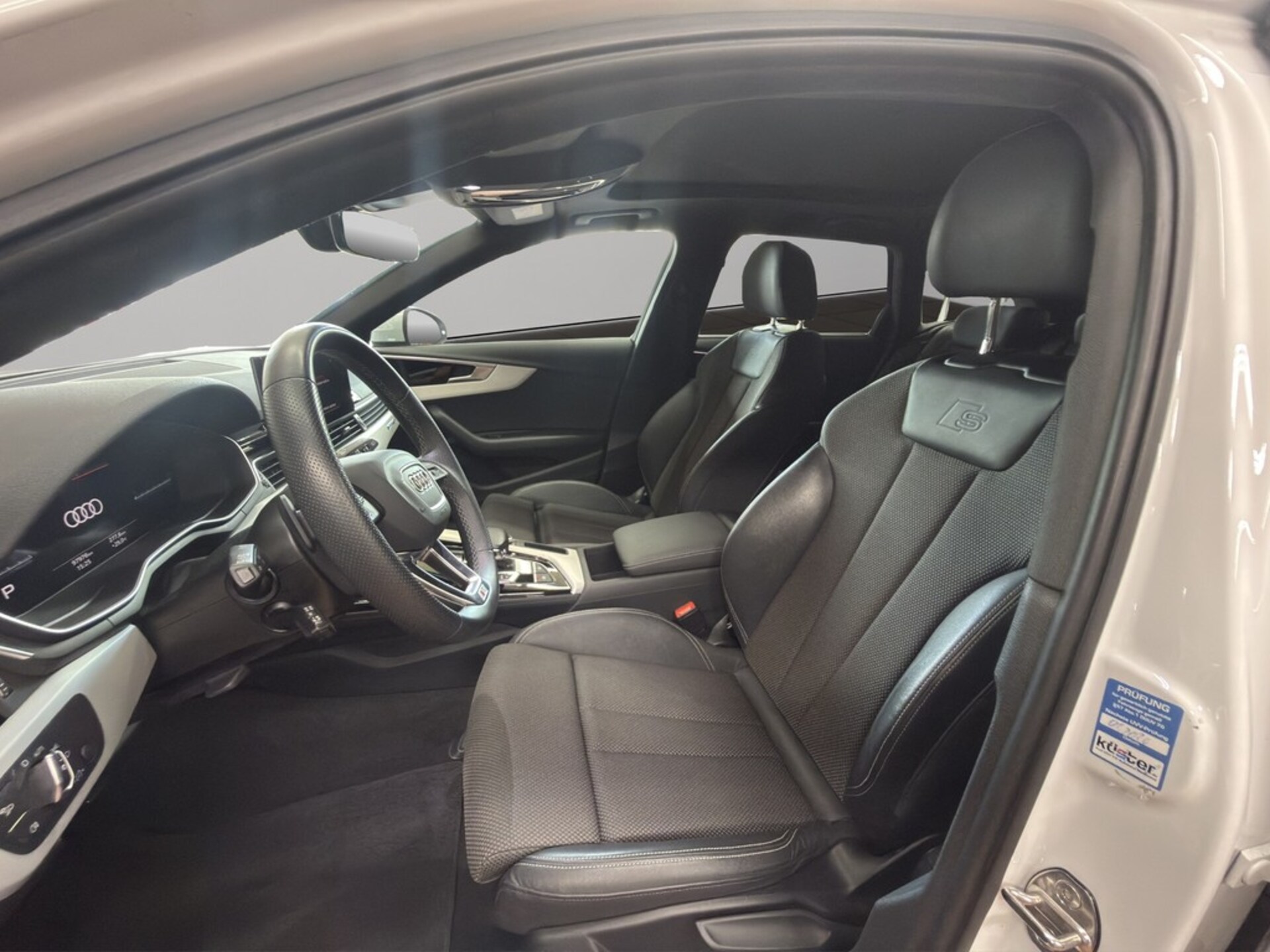 Audi A4 Avant S line