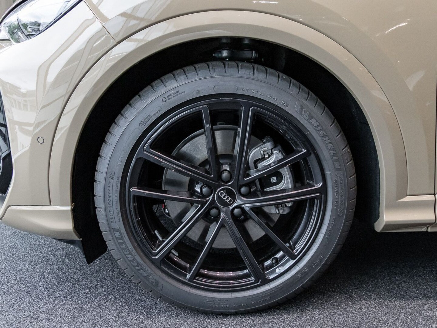 Bild über Audi Q5 SUV TDI quattro 150 kW S tronic - für weitere Informationen kontaktieren Sie den Audi Partner